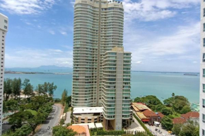 Cozy 2 Bedrooms Seaview Family Suites at Gurney Drive